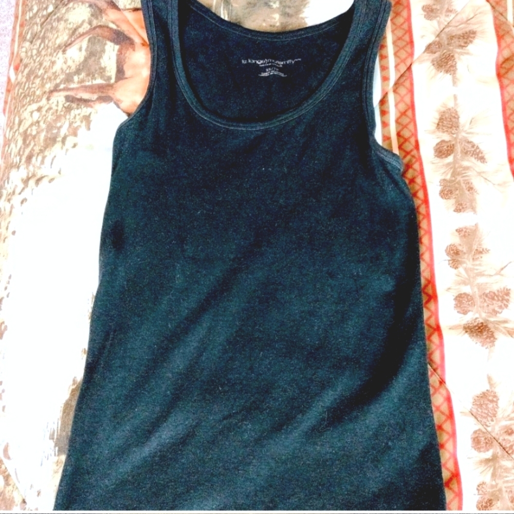 A Liz Lange maternity tank top. XS